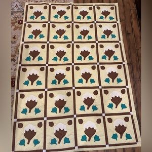 Vintage Hand Sewn Cotton Boll Pattern Quilt, 78”L x 57”W